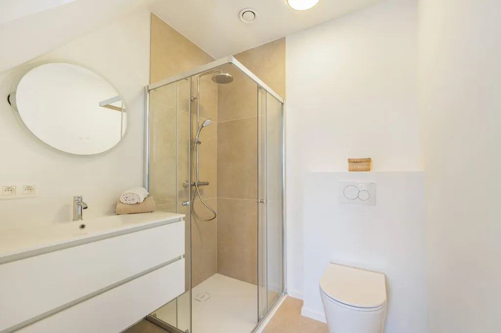 Bagni - Modern Apartment with Rooftop Terrace in Antwerp