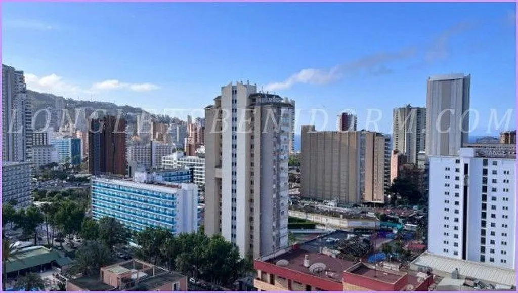 Apartment with Pool and Sea View in Benidorm