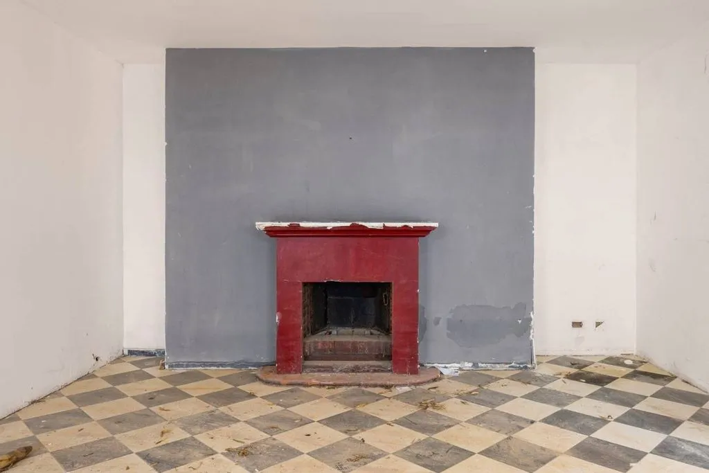 Pièces - Beachfront Villa with Historic Character in Palermo