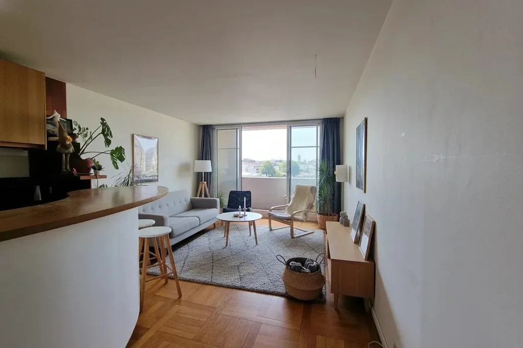 Séjour - Appartement Lumineux 3 Pièces aux Lilas