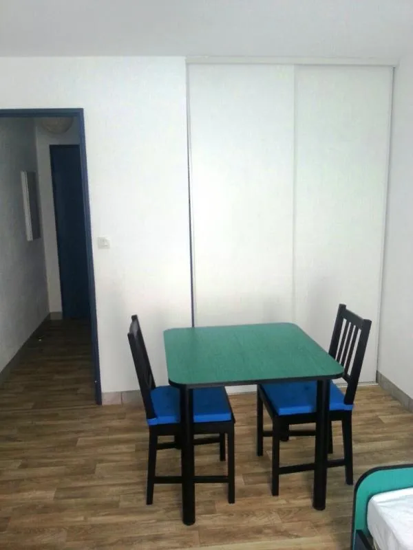 Bedrooms - 1-Bedroom Apartment in Secure Residence, Nancy