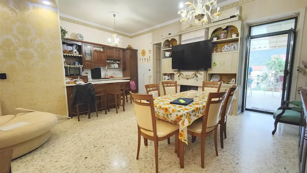 Salle à manger - Three-Bedroom Apartment with Terrace in Serino