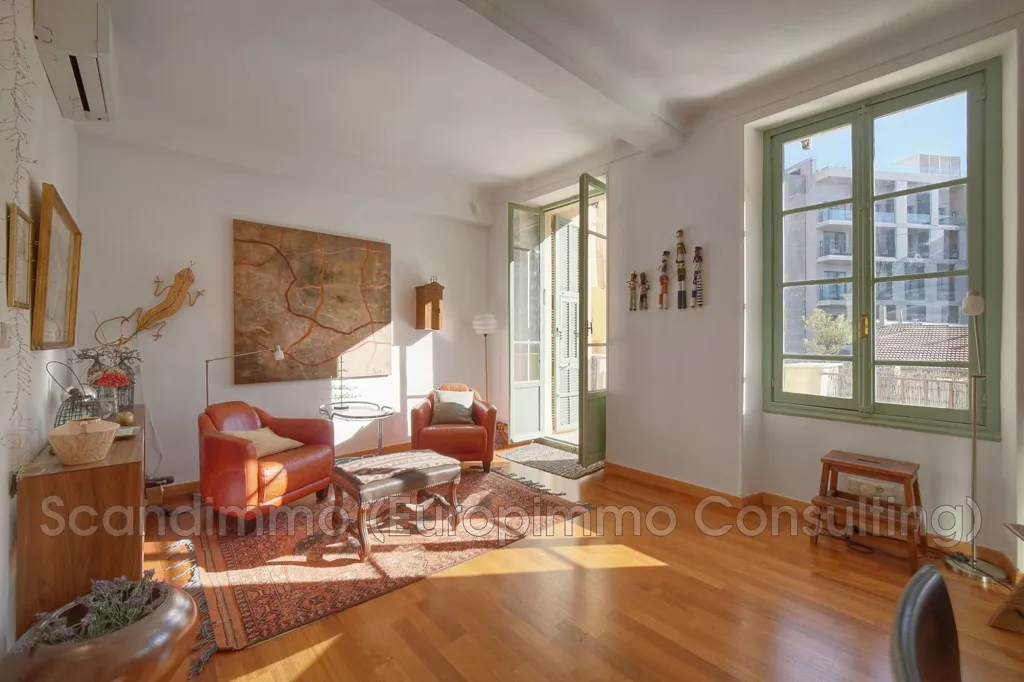 Living Room - 3-Bed Apartment with South Terrace in Nice