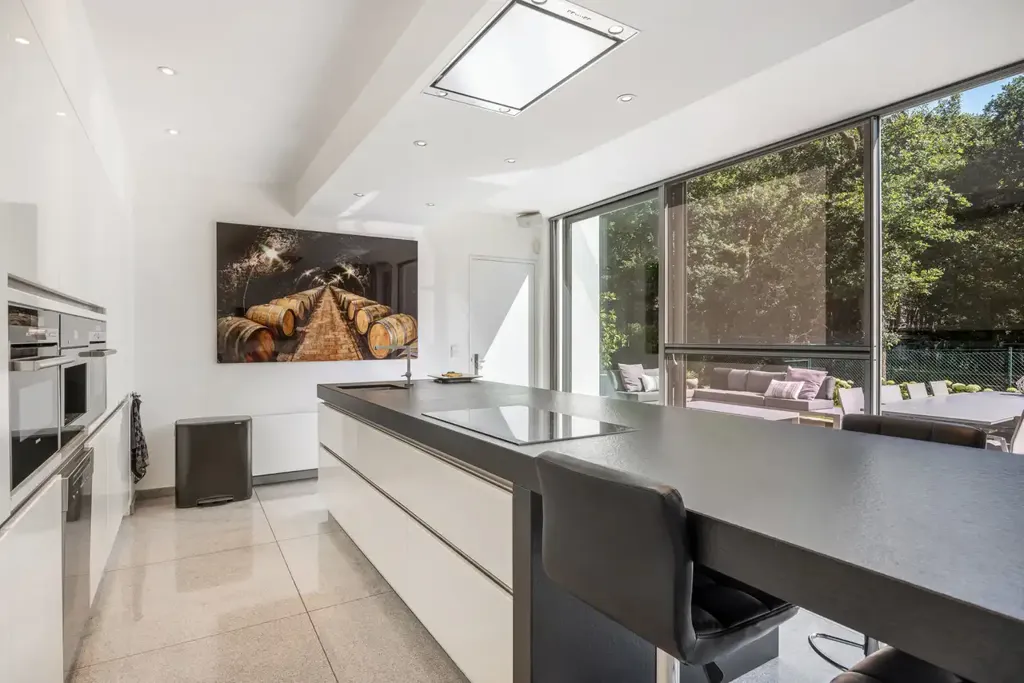 Cuisine - Villa Luxueuse avec Piscine Intérieure à Lanaken