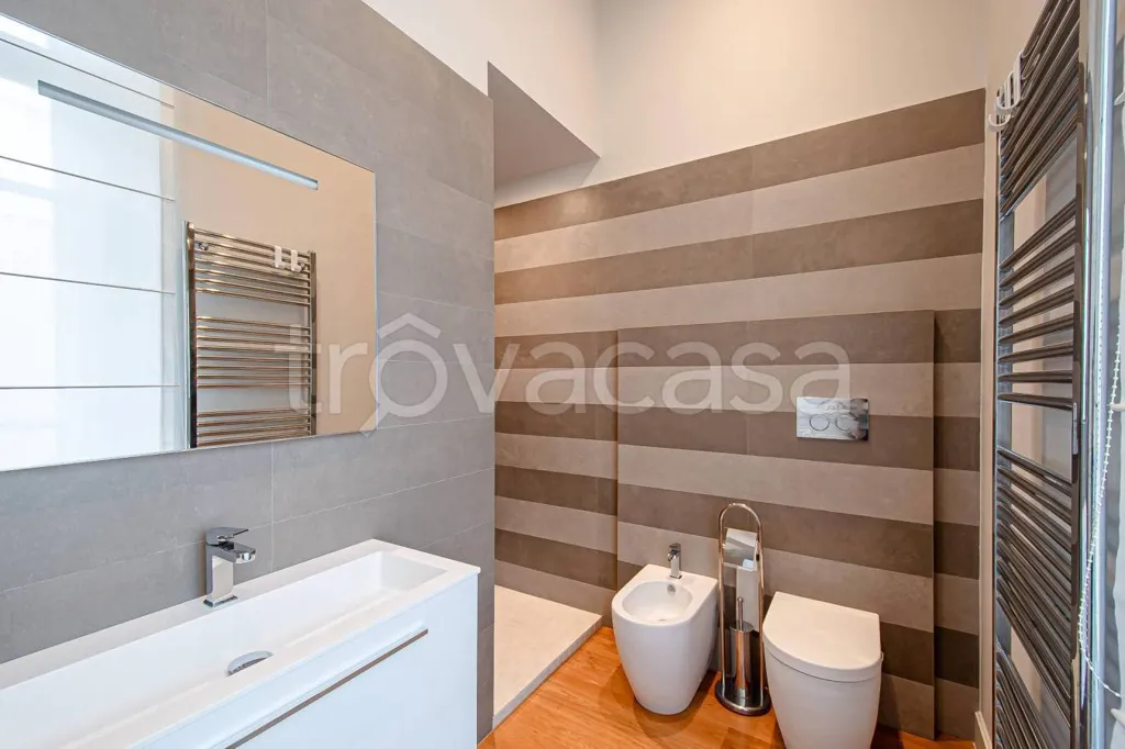Bathrooms - Luxury Flat with Sea View in Bordighera