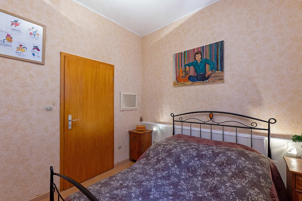 Magamistoad - Spacious 4-Bedroom Apartment with Terrace in Seebach