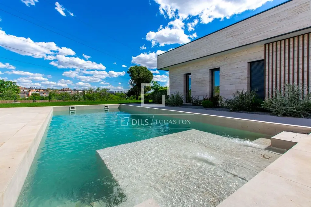 Pool - Chalet with Pool in Las Lomas, Boadilla del Monte