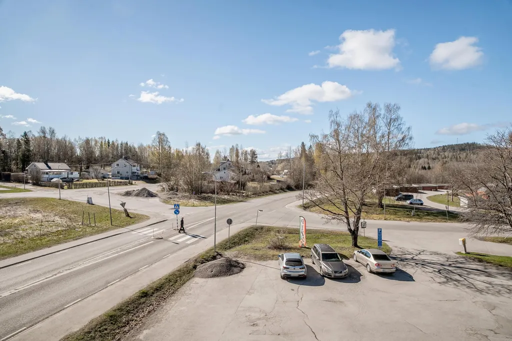 Välivaade - Modernised Two-Bedroom Flat with Balcony in Johannedal