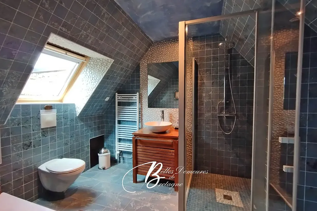 Salles de bain - Propriété avec Trois Longères et Piscine à Ria d'Etel