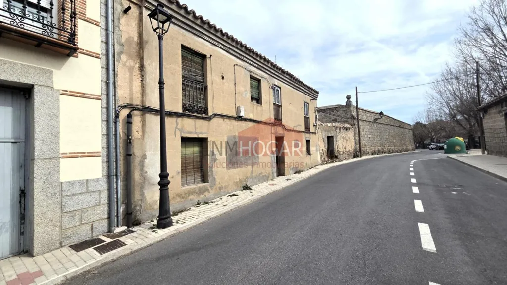 Exterior - House with Architectural Charm near Ávila University
