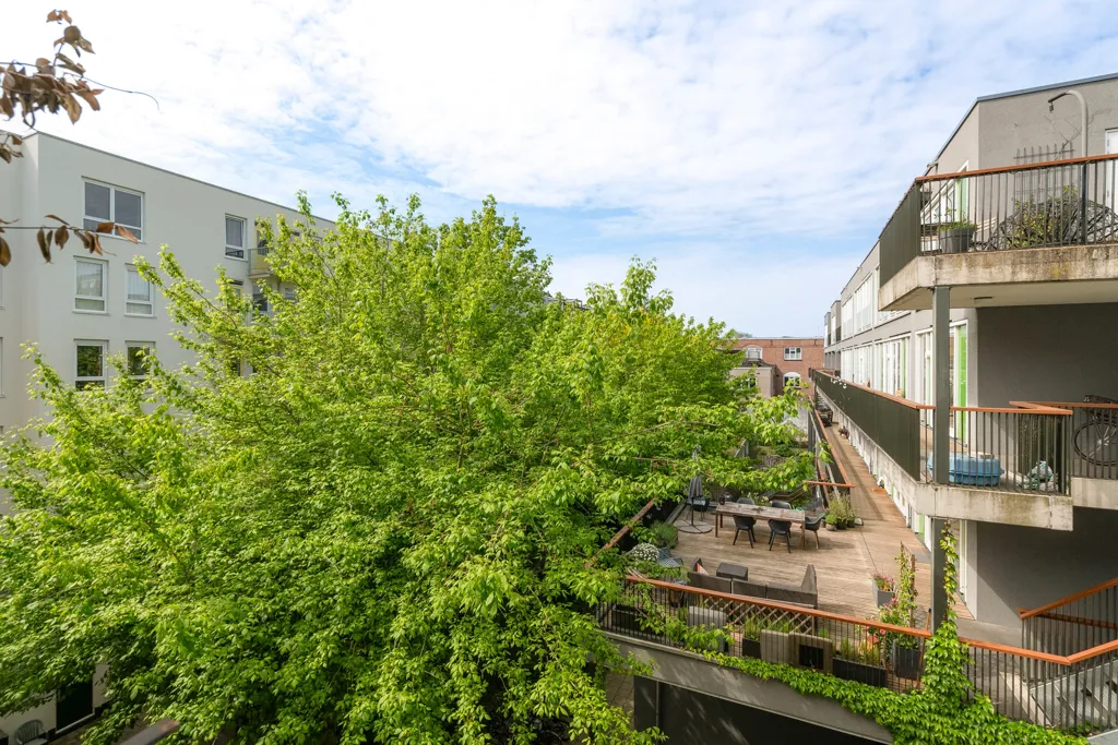 Aed - 2-Bedroom Apartment with Balcony in Oud-West