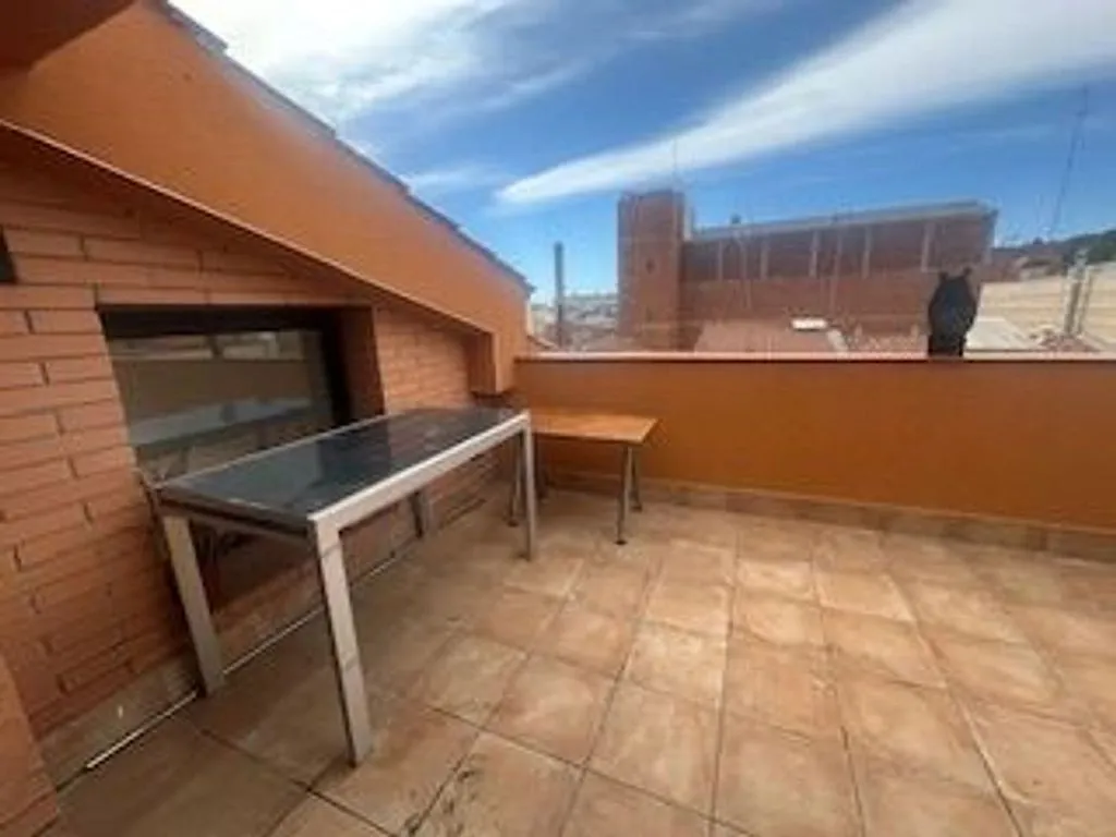 Terrasse - Duplex with Terrace and Balcony in Terrassa Centre