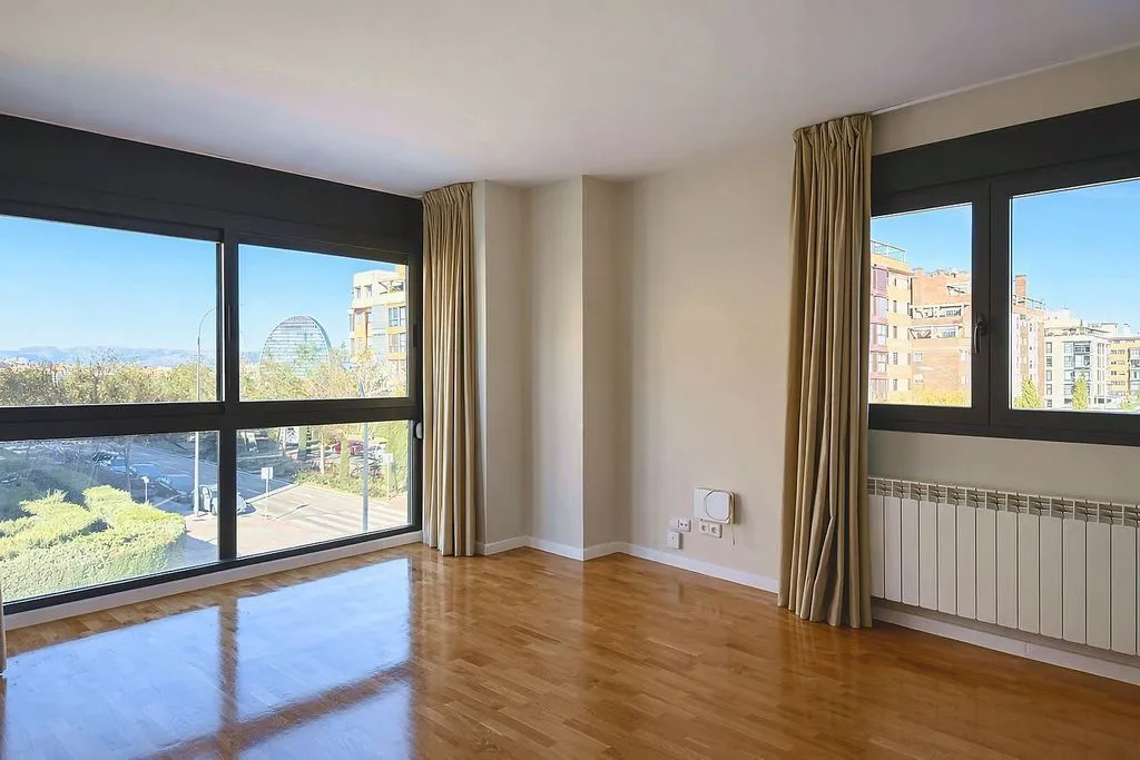 Elutuba - Bright Apartment with Pool in Sanchinarro