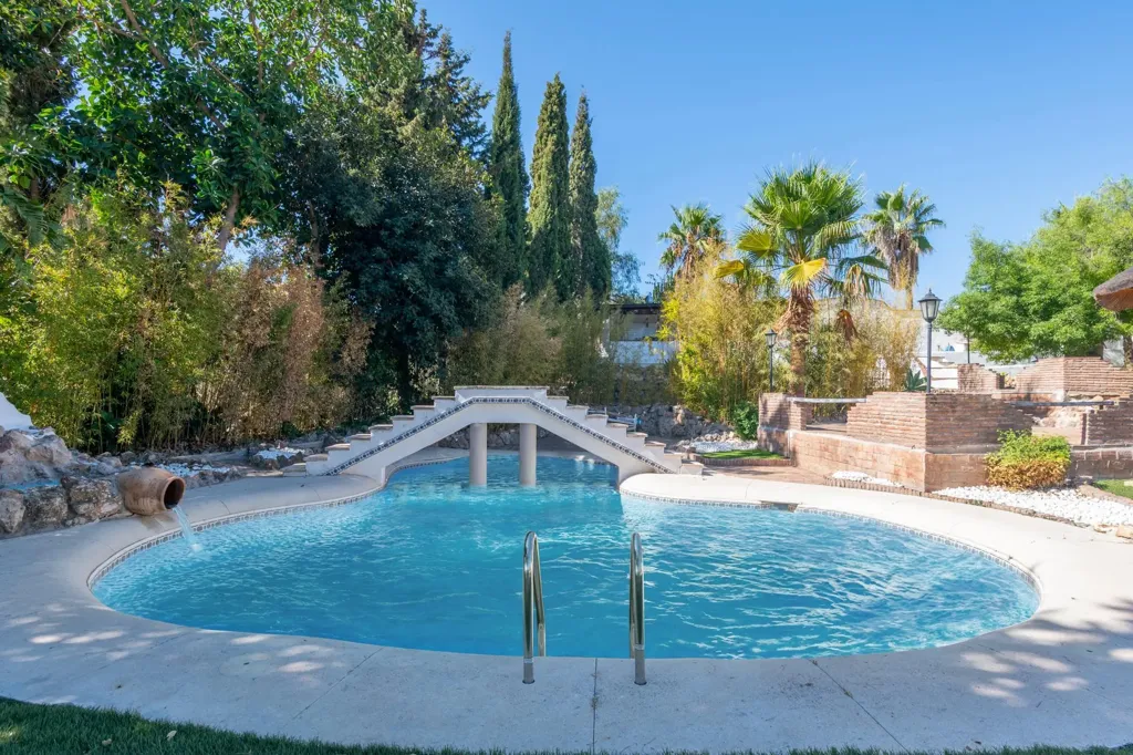 Bassein - 7-Bedroom Villa with Mountain View in Mijas