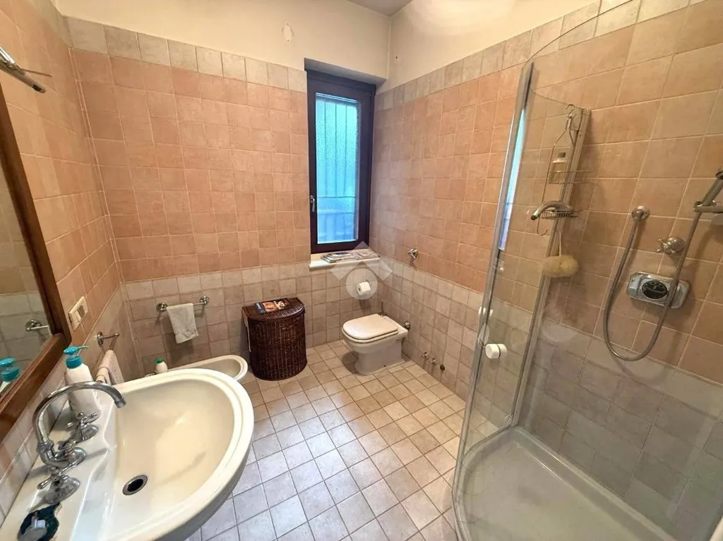 Salles de bain - Villa with Balcony in Central Trecate