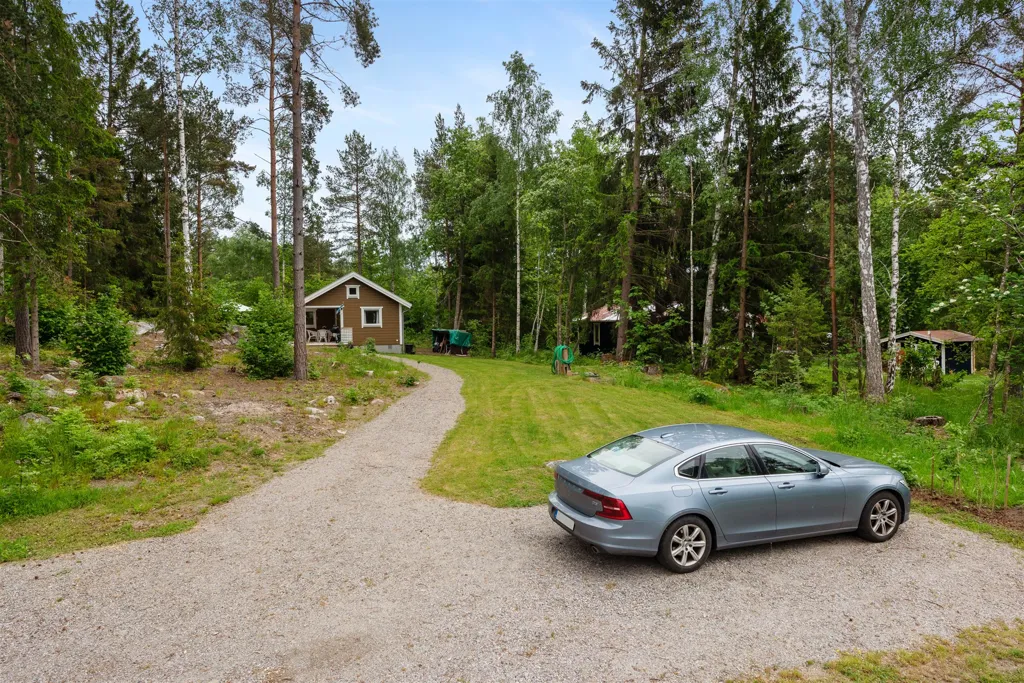 Exterior - Renovated Holiday Home with Boat Access in Båtsviken