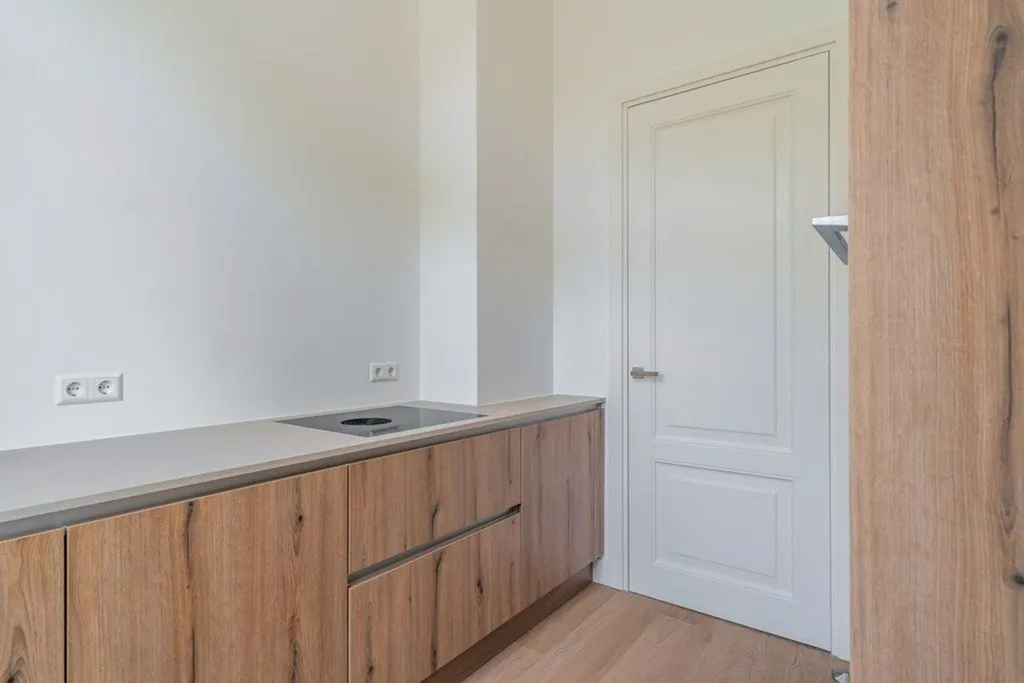 Cuisine - Renovated Apartment with Balcony in The Hague