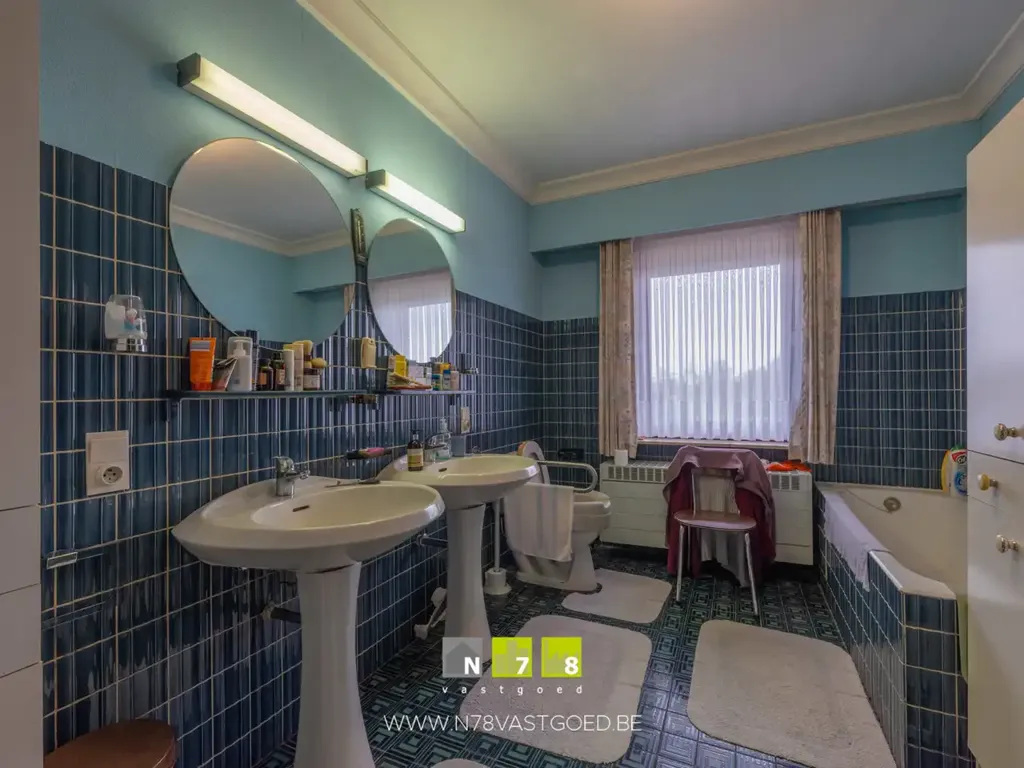 Salles de bain - Villa Indépendante avec Terrasse à Maaseik