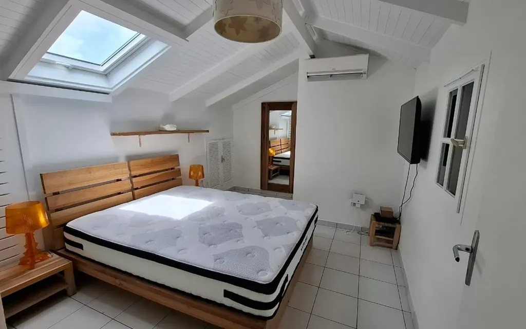 Chambres - Appartement T2 Meublé avec Terrasse à Petit-Bourg