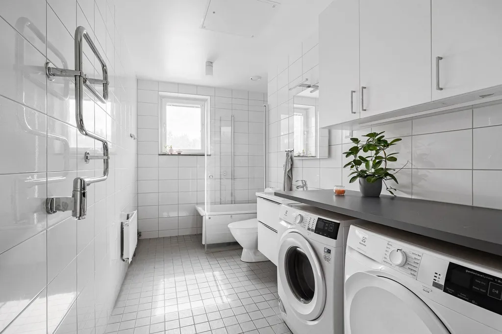 Pesuköök - Open-Plan Flat with Balcony in Central Kallhäll