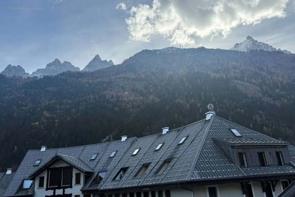 Välivaade - Renovated Duplex with South Balcony in Chamonix