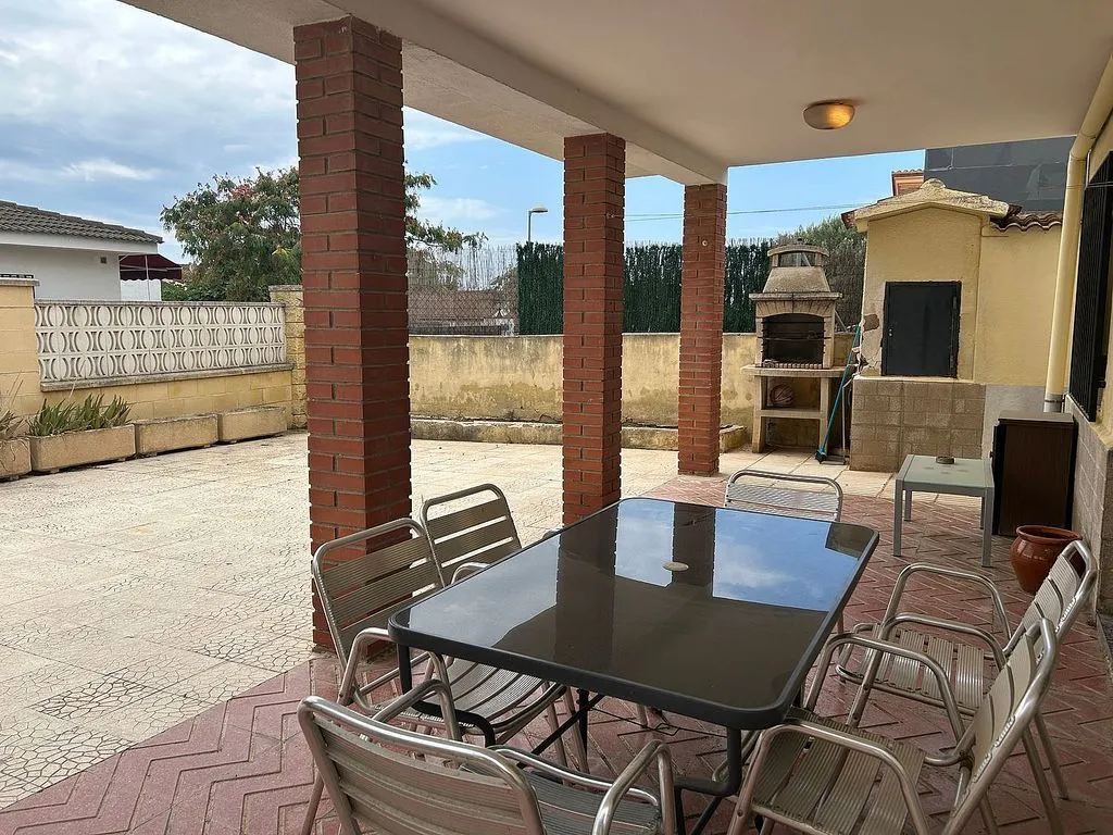 Terrasse - Single-Storey House with Terrace in La Collada