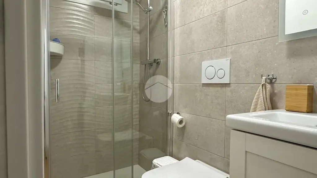 Salles de bain - Trilocale with Private Garden in Parma