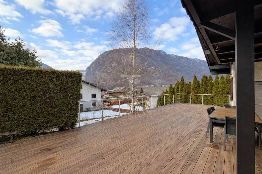 Terrasse - Chalet Luxueux avec Vue Montagne à Thônes