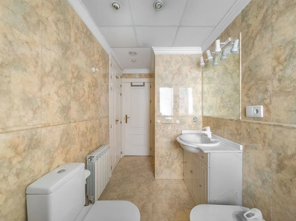 Salles de bain - Apartment with Air Conditioning in Retiro, Madrid