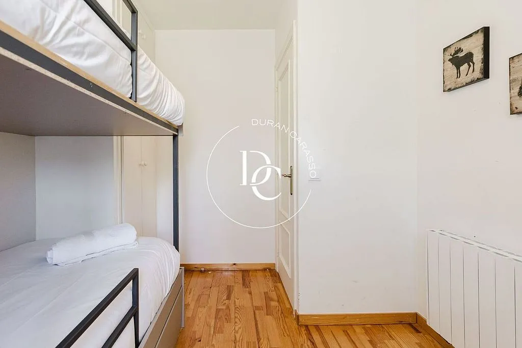 Chambres - Renovated Villa with Pool in Ger, Catalonia