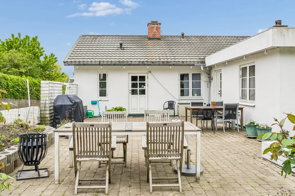 Terrasse - Charming Villa with Garden in Ramløse