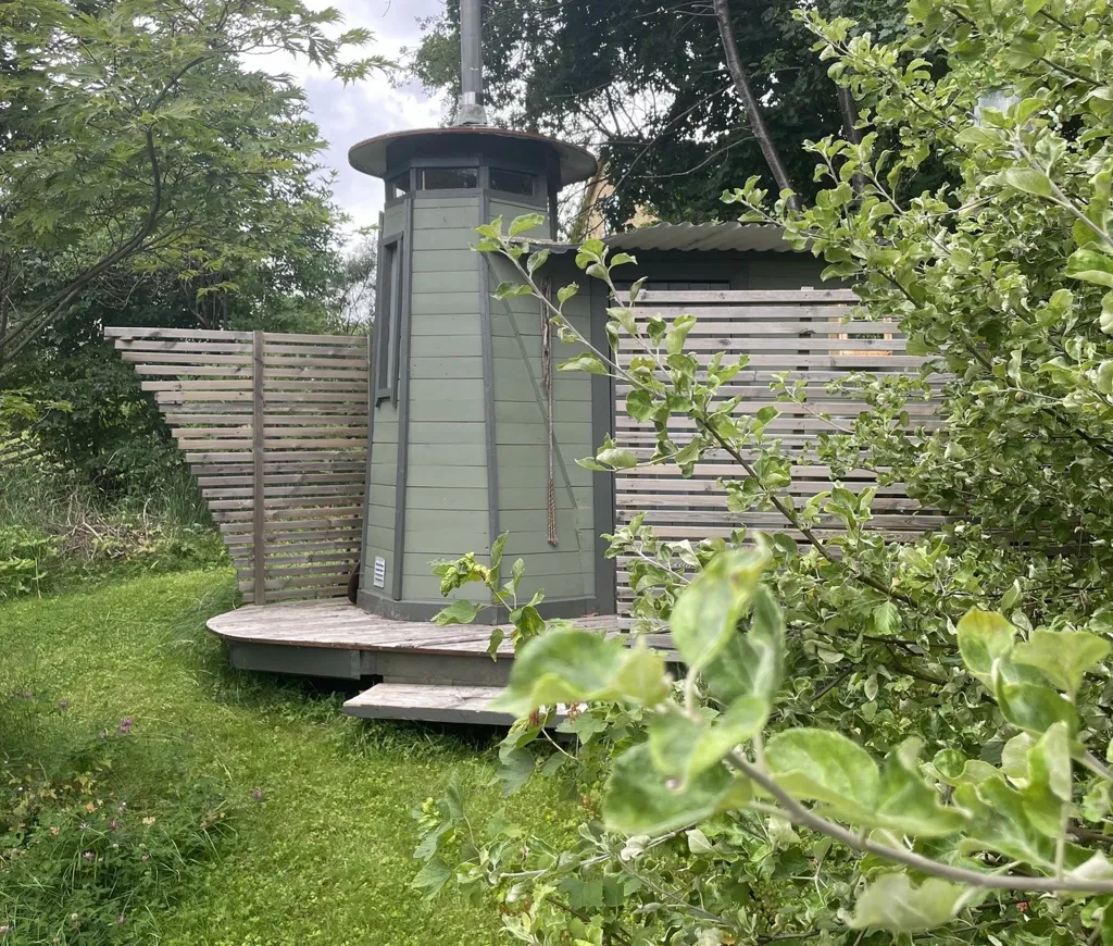Jardin - Converted Church with Atelier in Gnesta