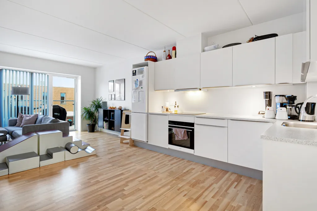 Köök - 4-Bed Apartment with Balcony in Tranders Have