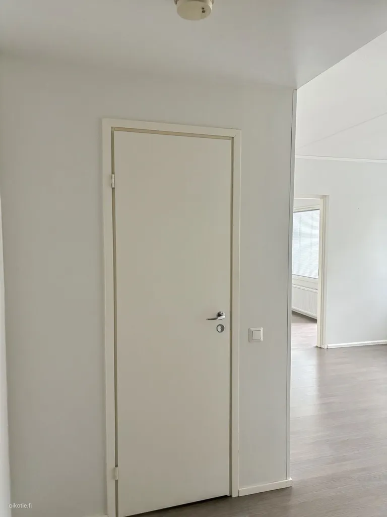 Entrée - Bright Apartment with Balcony in Länsimäki, Vantaa