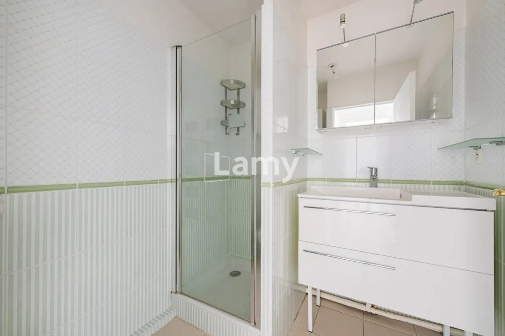 Salles de bain - Appartement de Type 4 avec Terrasse à Aix-en-Provence