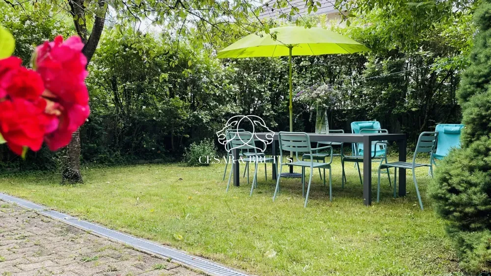 Aed - Spacious House with Garden in Doissin