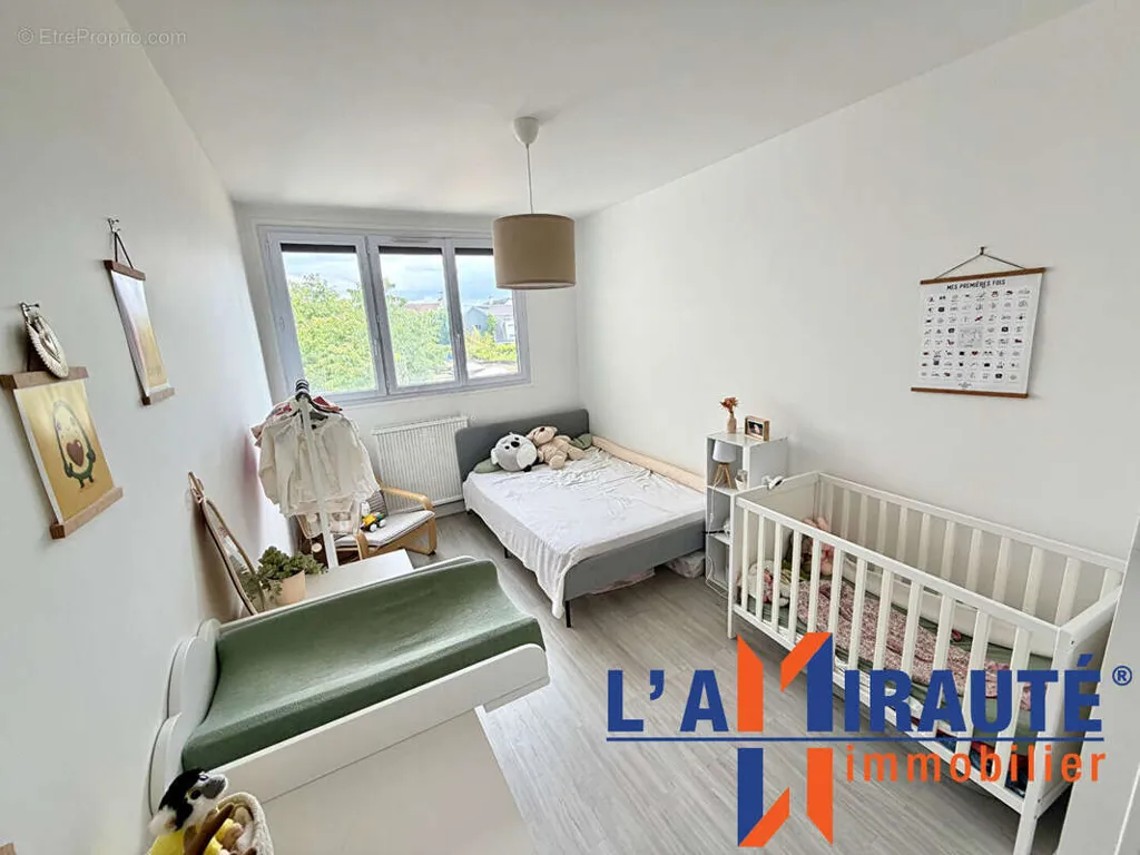 Chambres - Appartement Spacieux avec Parking à Sartrouville