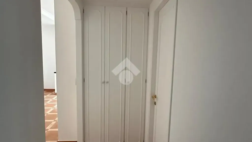 Esik - Rented Duplex with Double Aspect in Rome