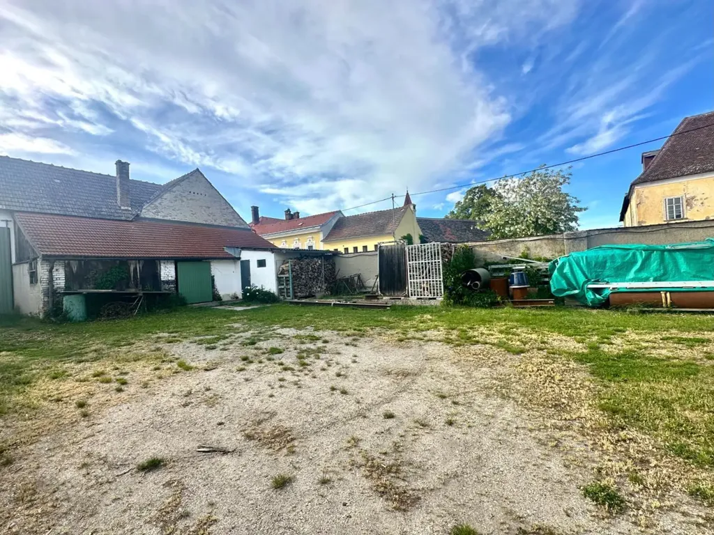 Garden - Renovatable Farmhouse in Niederabsdorf