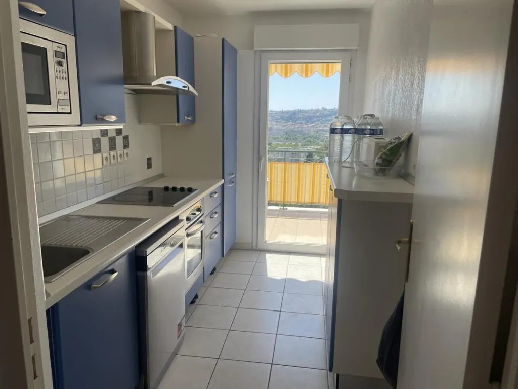 Cuisine - Appartement avec Vue Mer et Terrasse à Corniche Fleurie