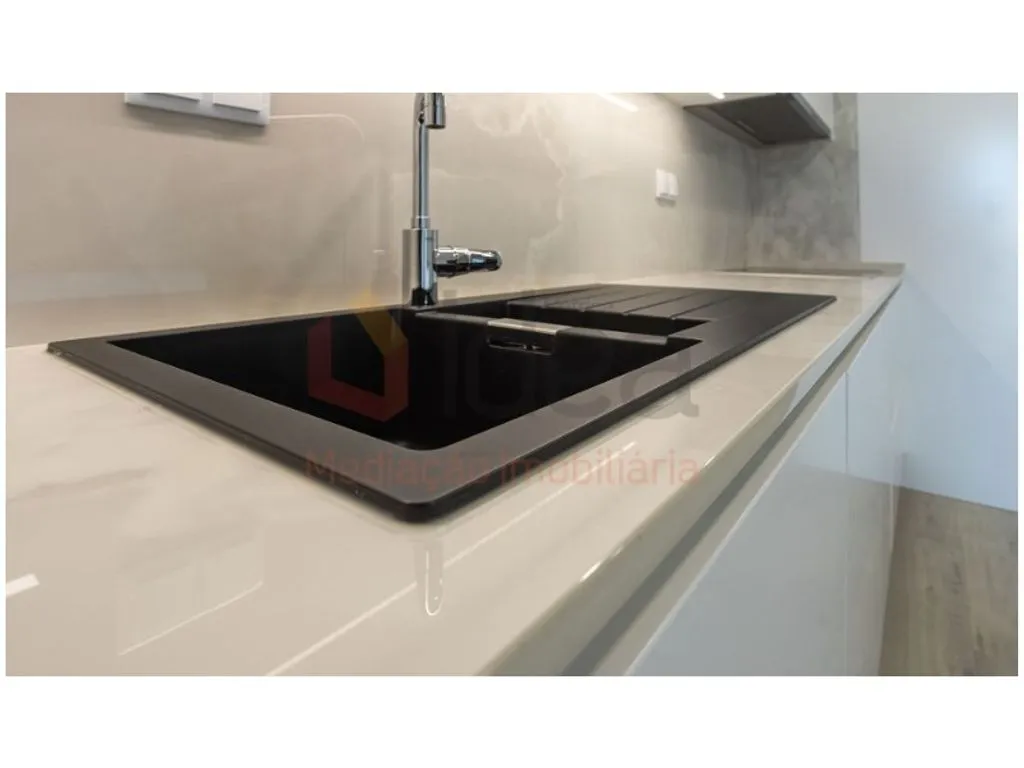 Cuisine - Luxury Apartment with Balcony in Montijo