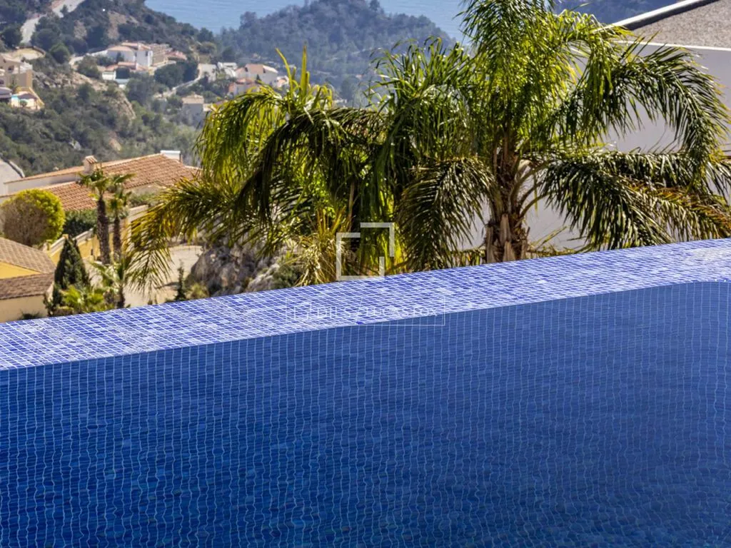 Piscine - Luxury Villa with Panoramic Sea Views in Benitachell