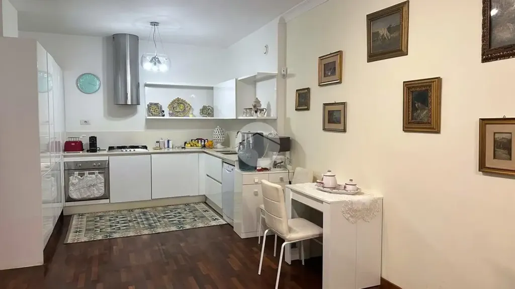 Cuisine - Rustic-Style Flat with Balcony in Rome