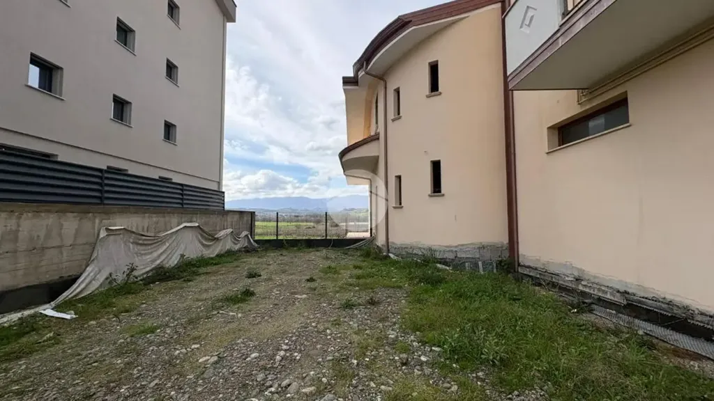 Jardin - Rustic Apartment with Independent Entry in Luzzi