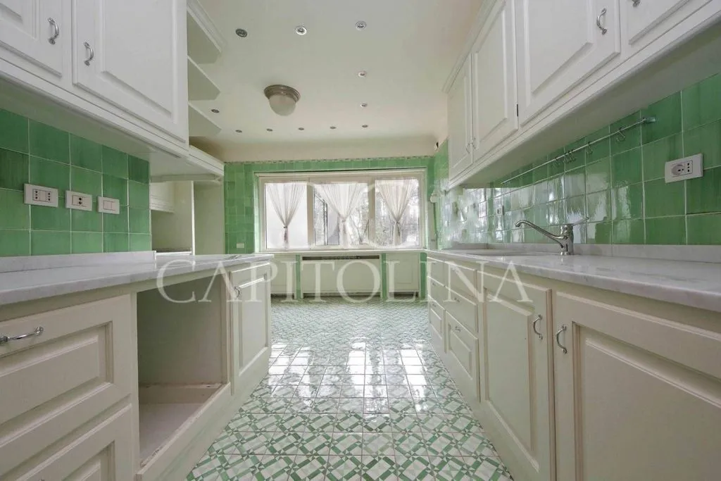 Cucina - Luxury Villa with Private Garden in Rome