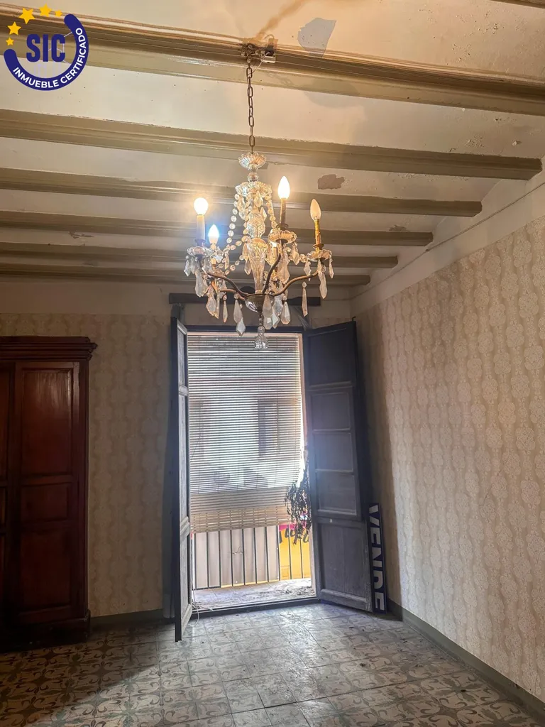 Pièces - Three-Storey House for Restoration in Castellón Centre