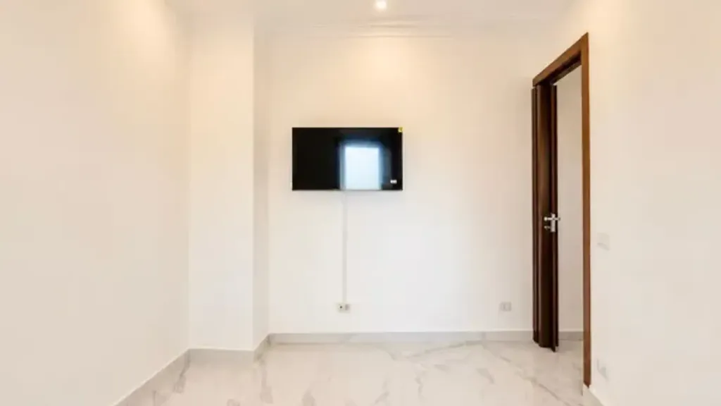 hallway_entrance
