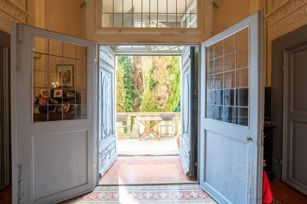 Esik - Napoleonic Villa with Pool in Livorno Hills