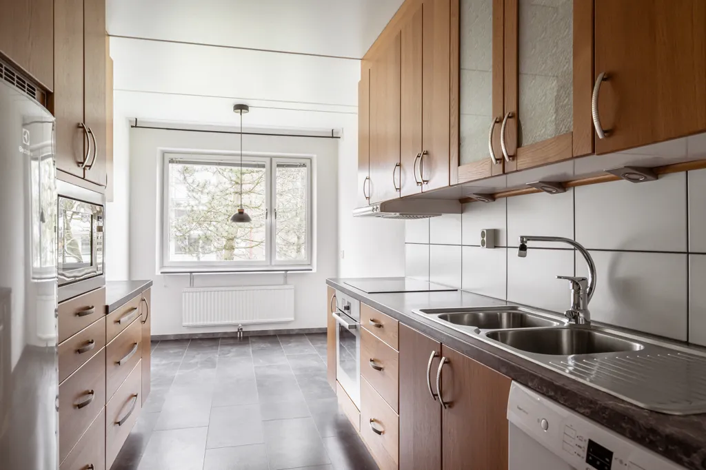 Köök - Through-Planed Flat with Glass Balcony in Göteborg