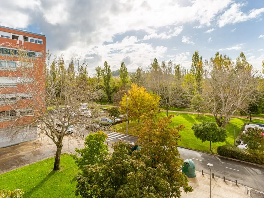 Aed - Bright Apartment with Garage in Pamplona
